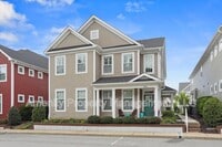 Building Photo - 2102 Promenade Ln