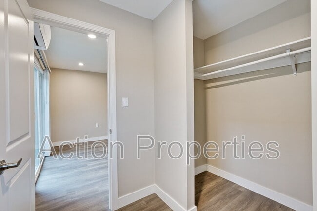 Building Photo - 681 S 13th St