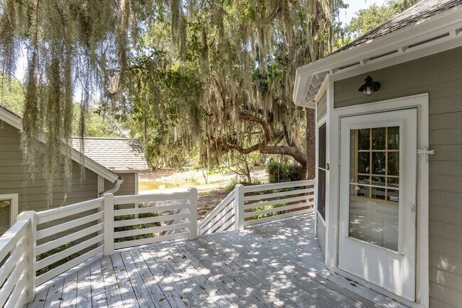 Building Photo - 136 Prescott Dr