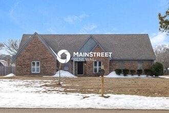 Building Photo - 4 Bedroom Pet-Friendly Home in COLLIERVILLE, TN with Main Street Renewal