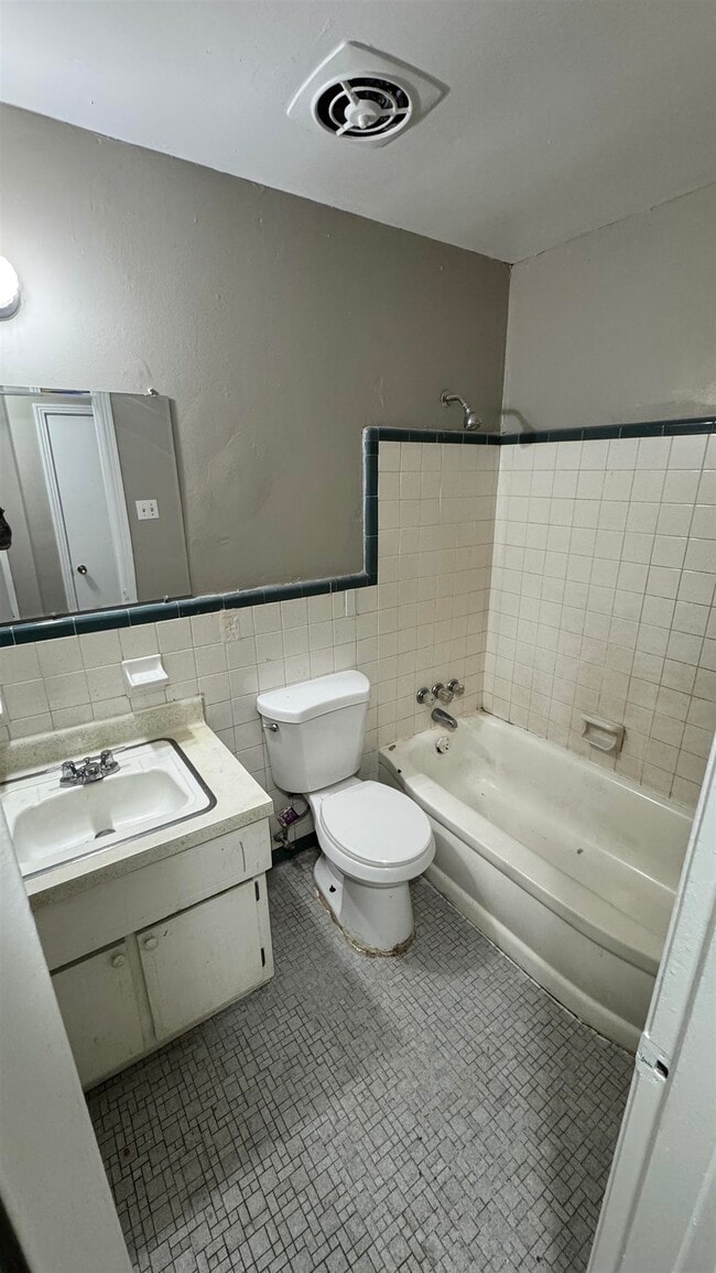 Building Photo - 4748 Scottsdale Ave