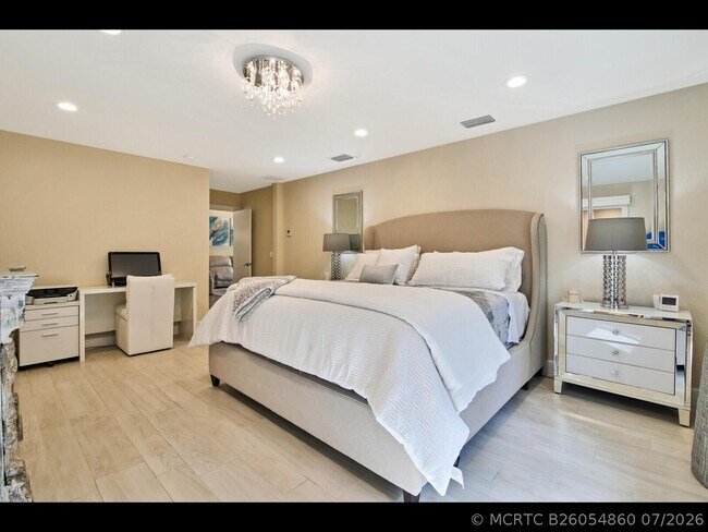 Building Photo - 451 N Lyra Cir