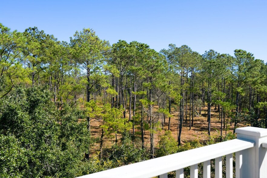 Building Photo - 190 Whiting Ln