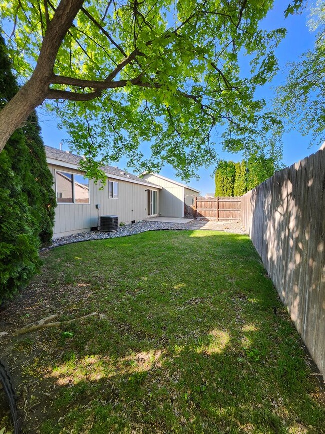 Building Photo - 9704 Welsh Dr
