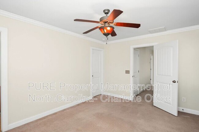 Building Photo - 15959 Rose Glenn Ln