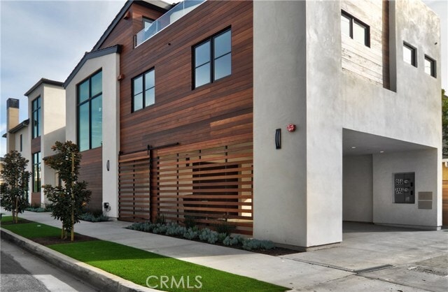 Building Photo - 621 Narcissus Ave