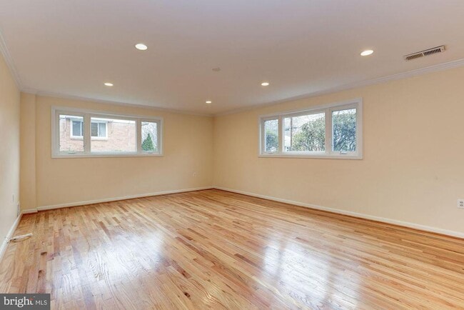 Building Photo - 9718 Holmhurst Rd
