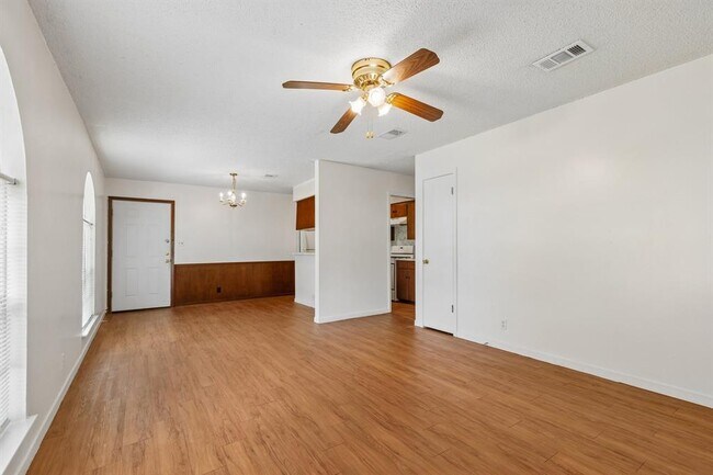 Building Photo - 4713 Sagebrush Trail
