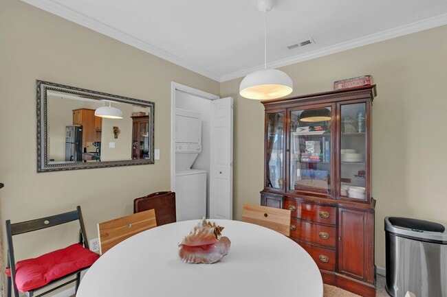 Building Photo - Call Sabrina at 757-767-0767 to schedule a tour!