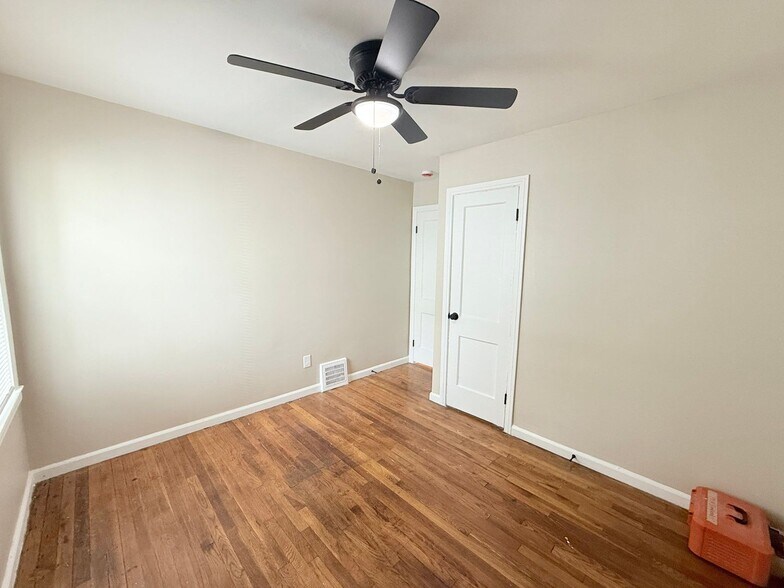 Building Photo - Fully Renovated 3-Bedroom Home – Move-In R...