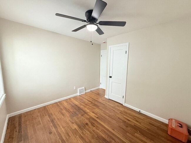 Building Photo - Freshly Renovated 3-Bedroom Home – Quality...