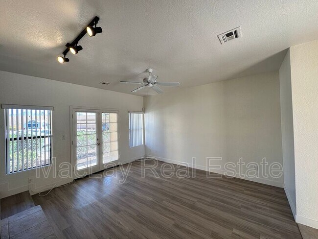 Building Photo - 8787 E Mountain View Rd