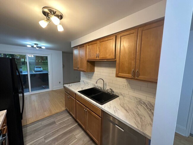 Building Photo - 356 Village Blvd N