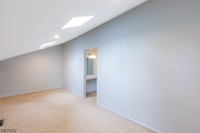Building Photo - 9 Wick Ln