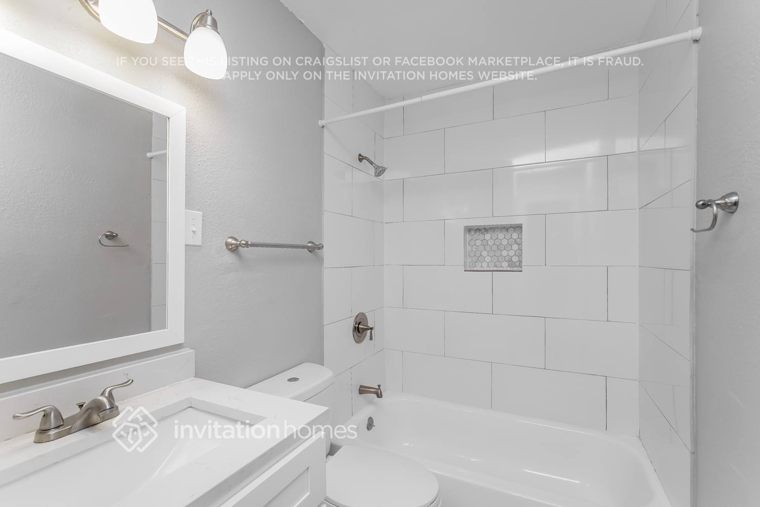 Building Photo - 5101 Royal Dr