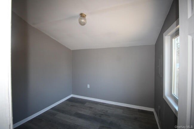 Building Photo - 361 June Ave