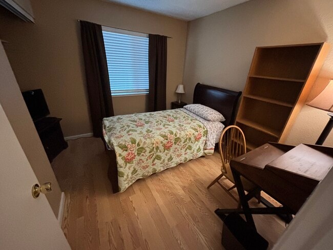 Building Photo - 425 Azores Cir