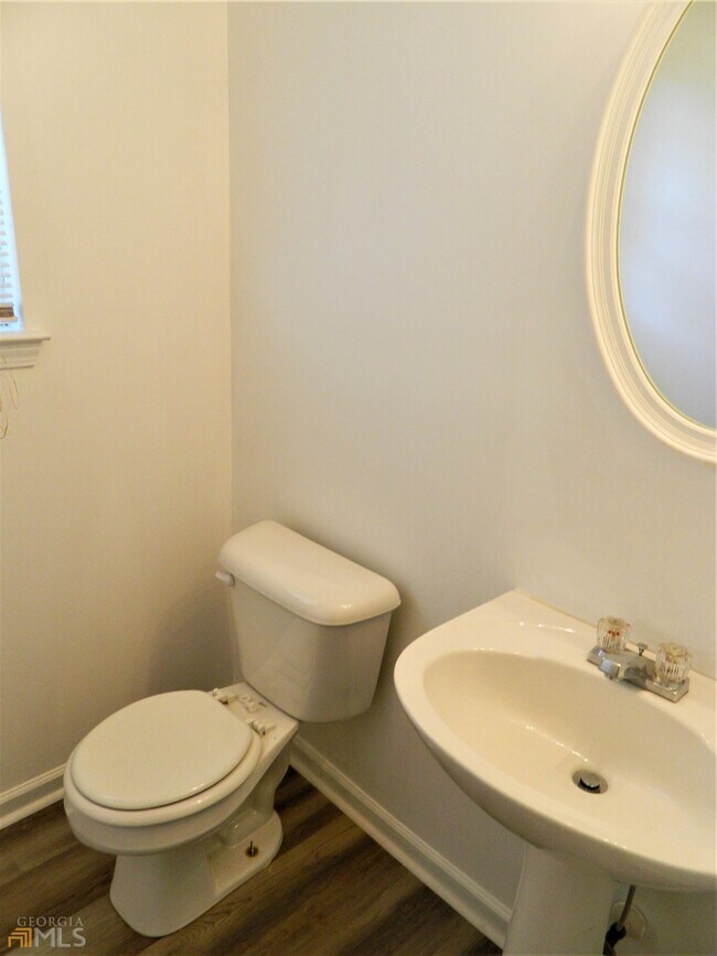 Building Photo - 20 Chantilly Pl
