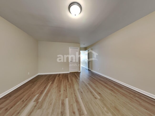 Building Photo - 25 Concordia Ct