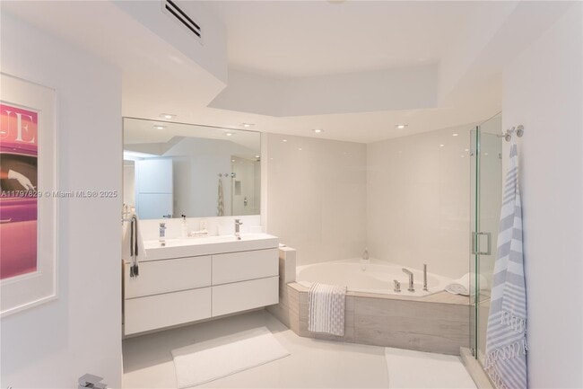 Building Photo - 6301 Collins Ave