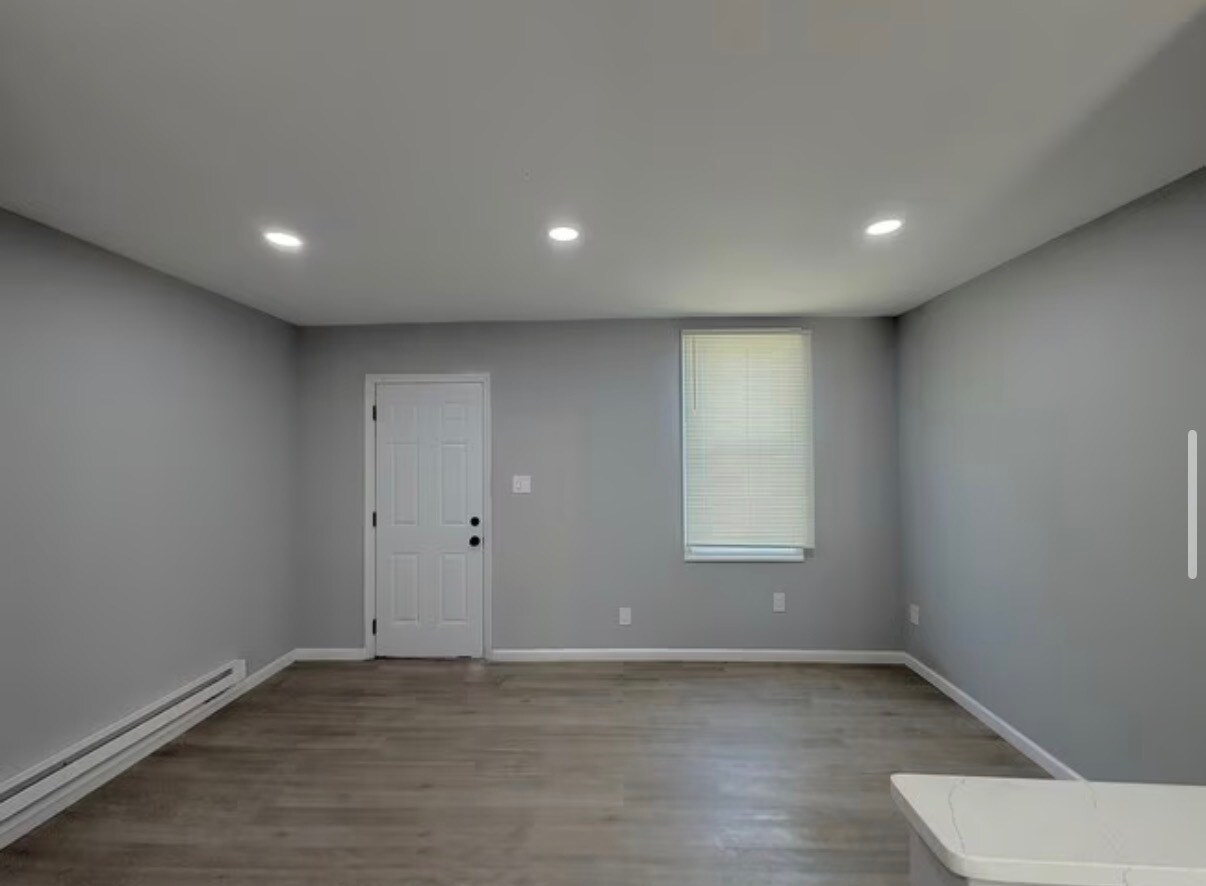 Building Photo - 12 Cedar Aly