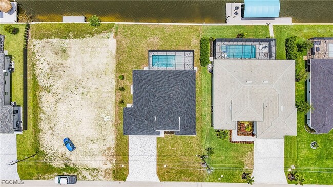 Building Photo - 2510 SW 17th Ave