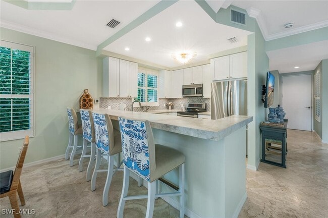 Building Photo - 425 2nd Ave S