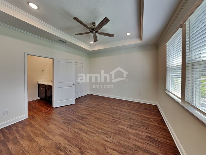 Building Photo - 33 Elcano Ln