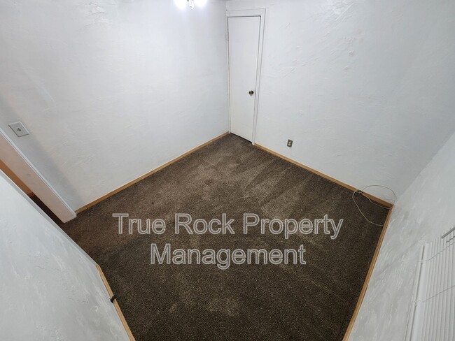 Building Photo - 821 N Highland Ave