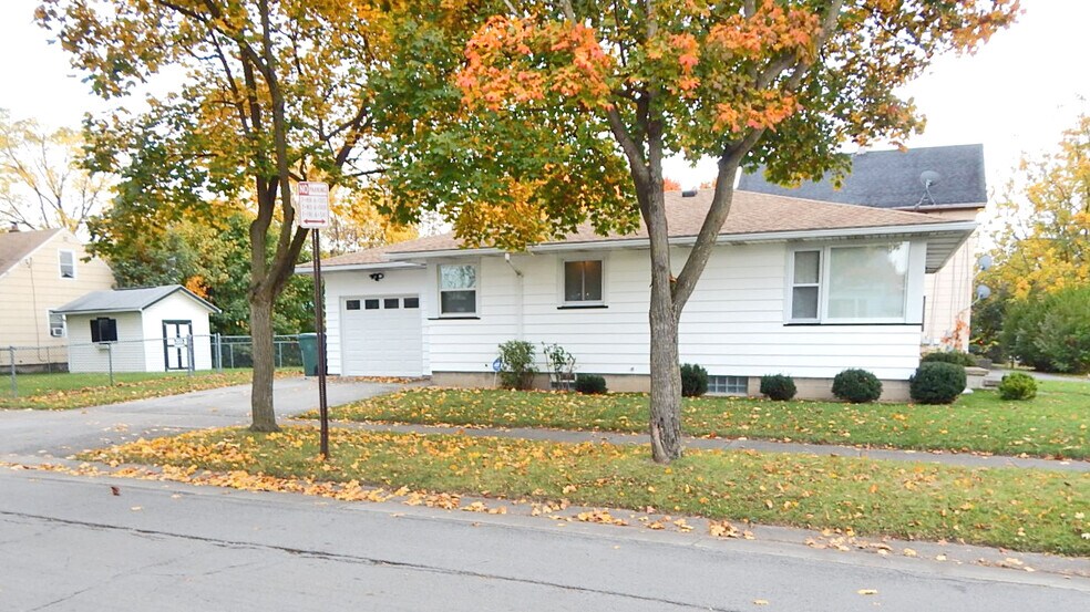 Building Photo - 132 Independence St