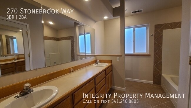 Building Photo - 270 Stonebrook Way