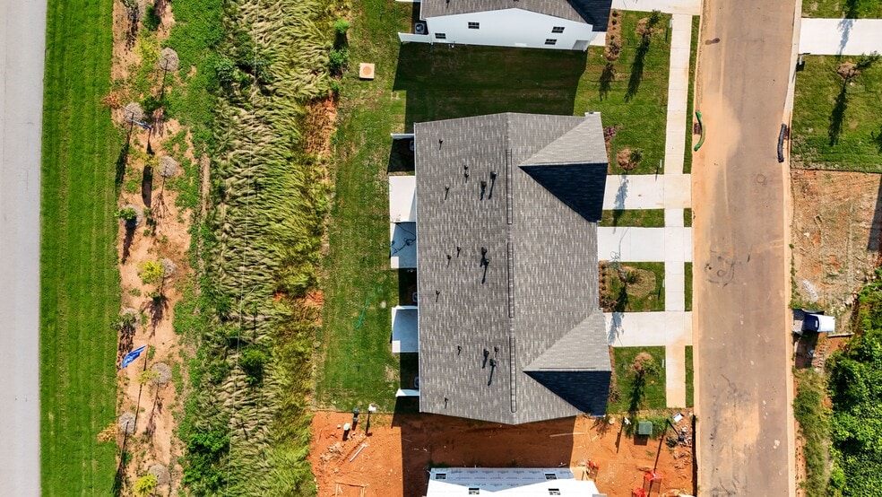 Building Photo - 18 Twiggs Ln