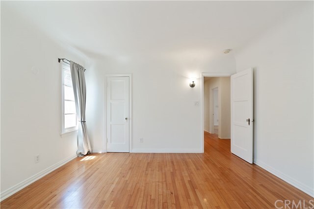 Building Photo - 2560 Amherst Ave