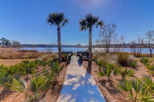 Building Photo - Pristine and Calm Home in Moncks Corner
