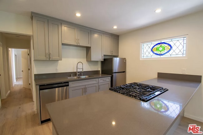 Interior Photo - 1127-1135.5 Vista