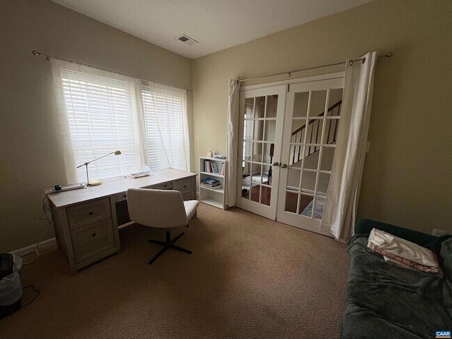 Building Photo - 904 Bing Ln