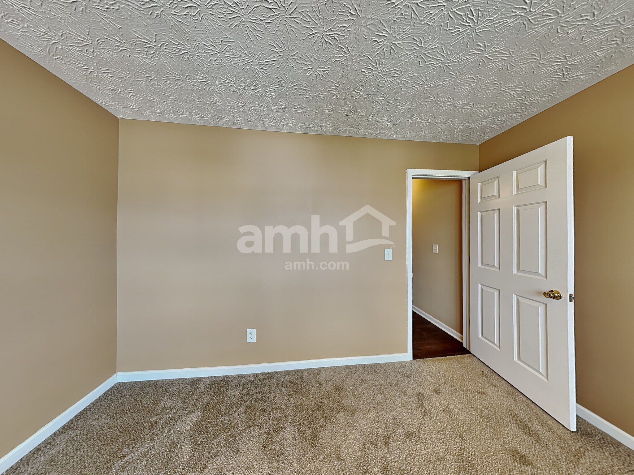 Building Photo - 6110 Flagstaf Walk