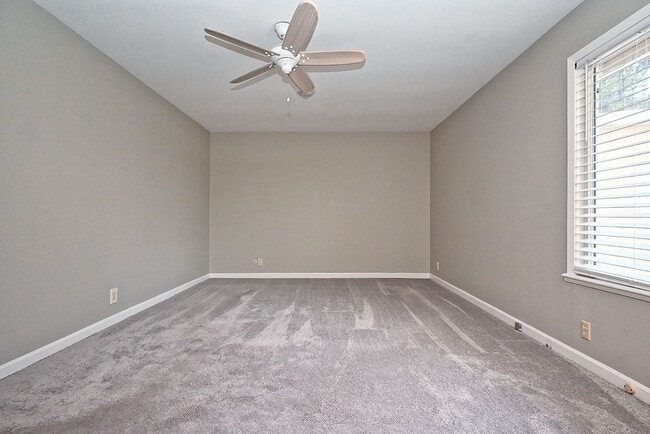 Building Photo - $3,950 -- STUNNING 4B/2BTH HOME IN BRIAR H...