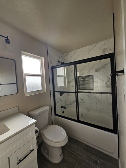 Building Photo - 4310 W 159th St
