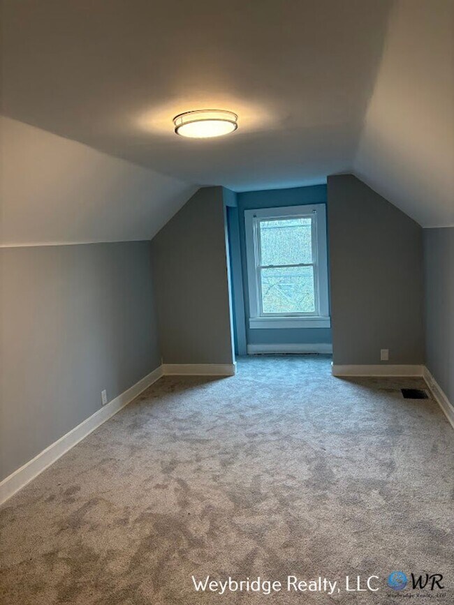 Building Photo - 923 Rogers Pl
