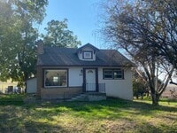 Building Photo - Charming Farmhouse on Tammany Creek Road