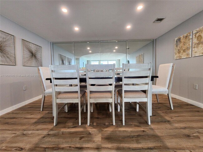 Building Photo - 2751 S Ocean Dr