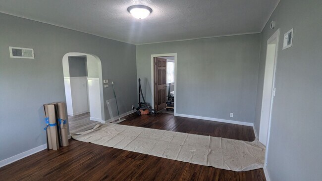 Building Photo - Updated acreage  3 bedroom, 1 bath in Waterloo