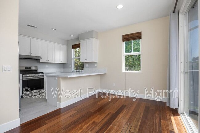 Building Photo - 6148 Paseo Granito