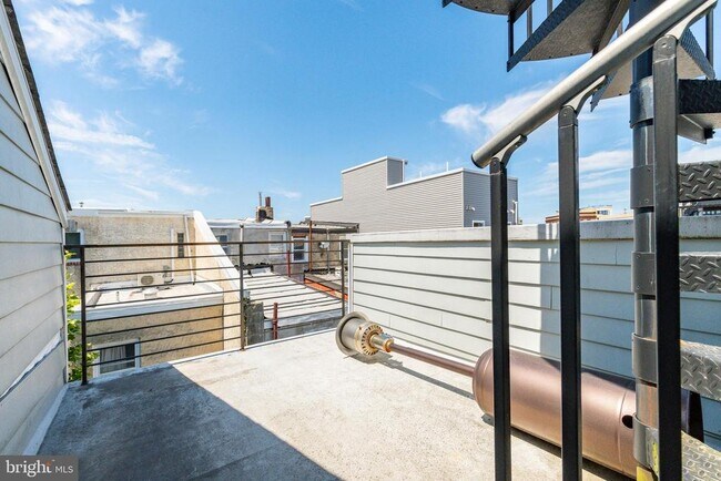 Building Photo - 1719 Erdman St