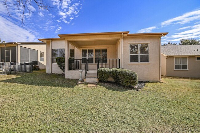 Building Photo - 117 Larkspur Ln