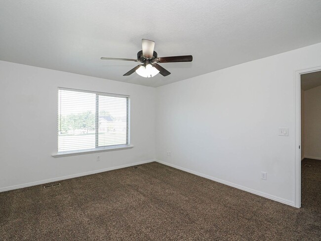 Building Photo - Beautiful 3-Bed, 2-Bath Townhome in Americ...