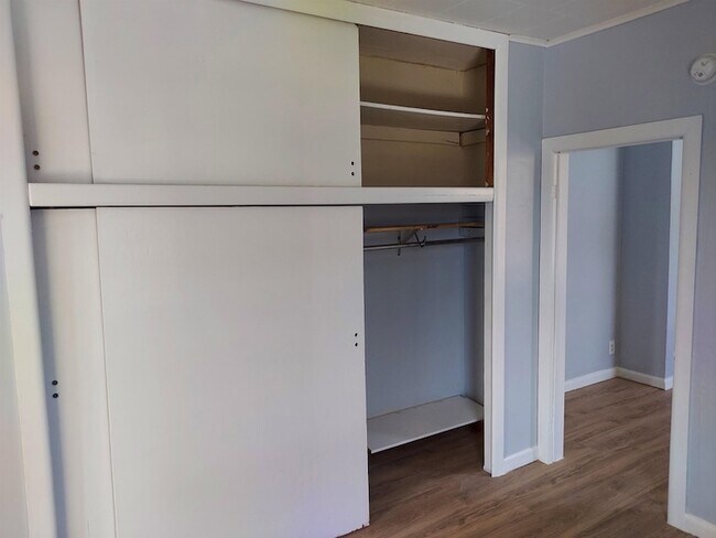 Building Photo - 9 W 35th St