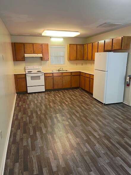 Building Photo - 212 Samaritan Dr