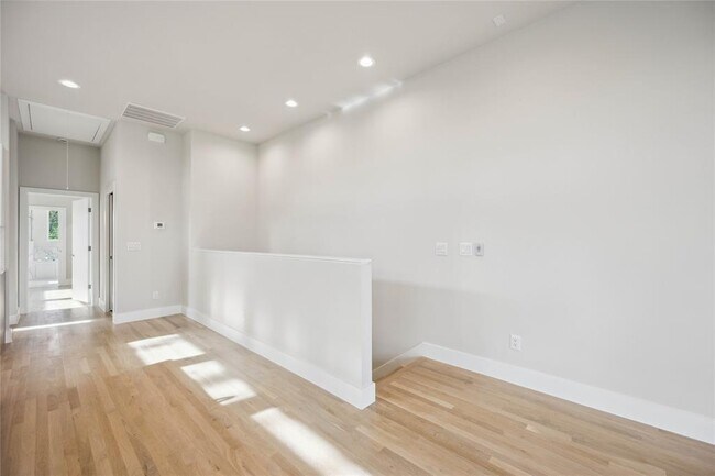 Building Photo - 5314 Suez St